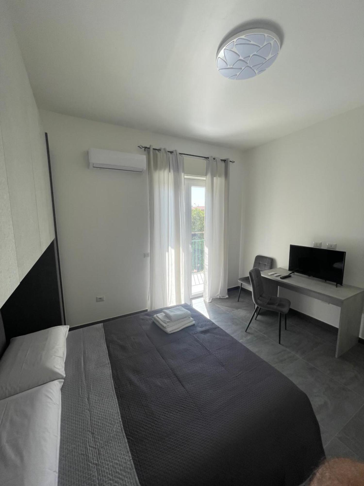Leos Rooms Кальтаниссетта Экстерьер фото